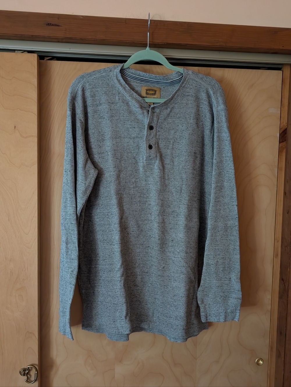 The Foundry Men's Gray Henley Long-Sleeve Shirt
